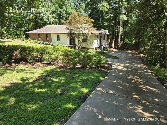Photo - 3216 Cluny Dr