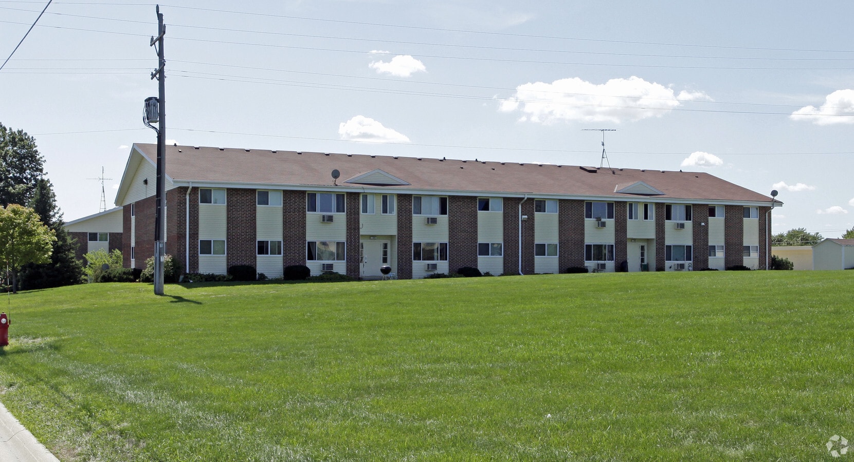 Pine Ridge Apartments - Pine Ridge Apartments