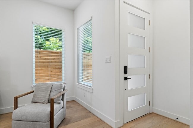 Photo - 4108 Cortlandt St