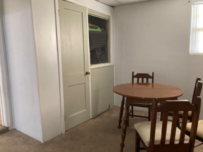 Photo - 5912 Owen St