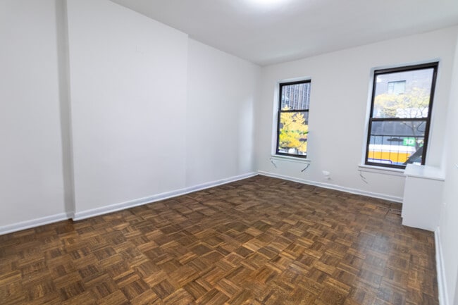 Building Photo - 328 E 30th St Unit 1