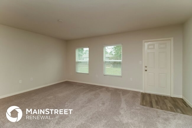 Photo - 260 Hyacinth Ct