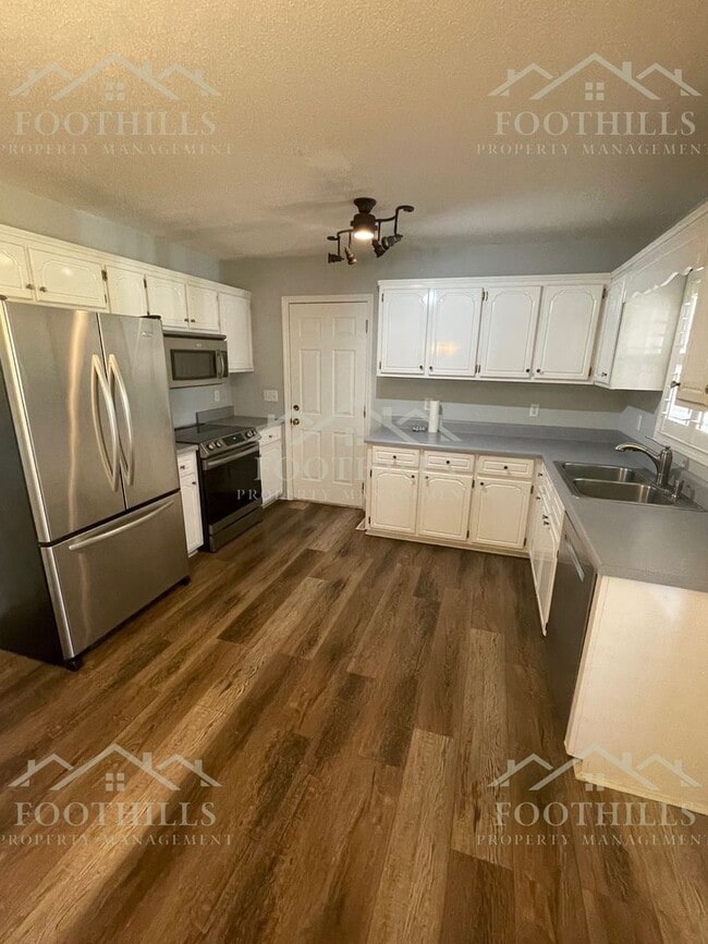 Photo - 109 Ashton Ln