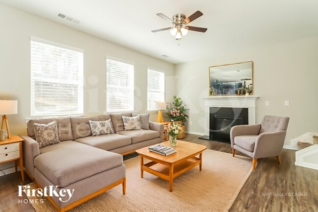 Photo - 529 S Fortune Way