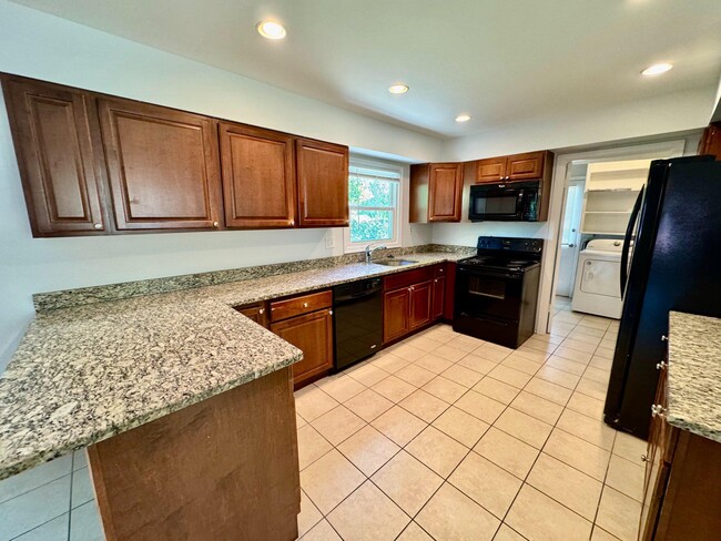 Photo - 2911 Tallow Ln