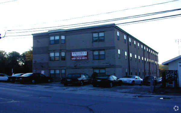 Photo - Willows I Apartments