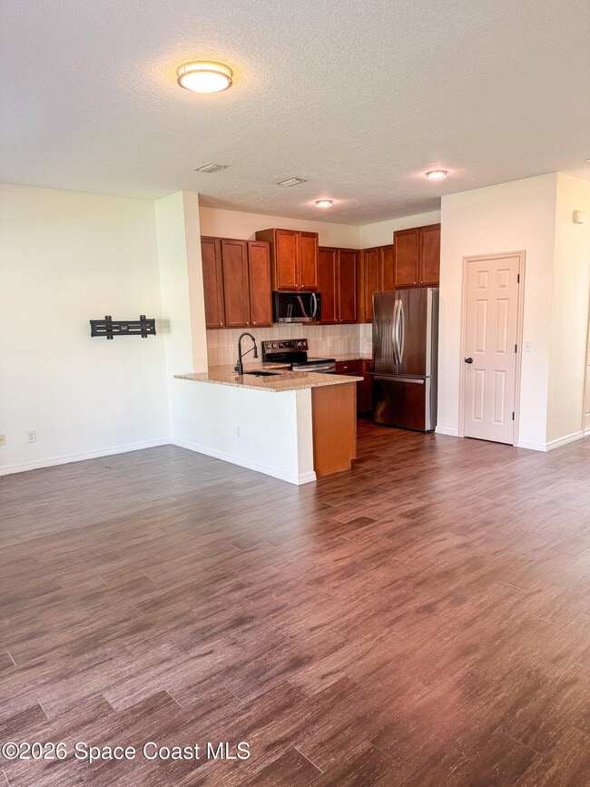 Photo - 2500 Revolution St