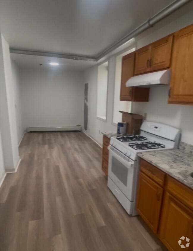 Building Photo - 41 Peterborough St Rental