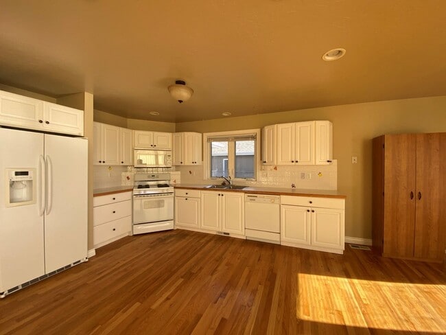 Photo - 322 N 50th Ave