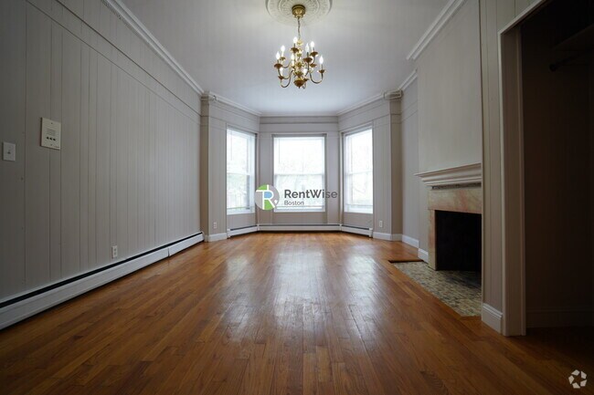 Building Photo - 1055 Beacon St Rental