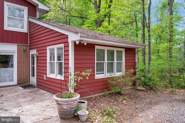 Photo - 130 Spring Wood Dr