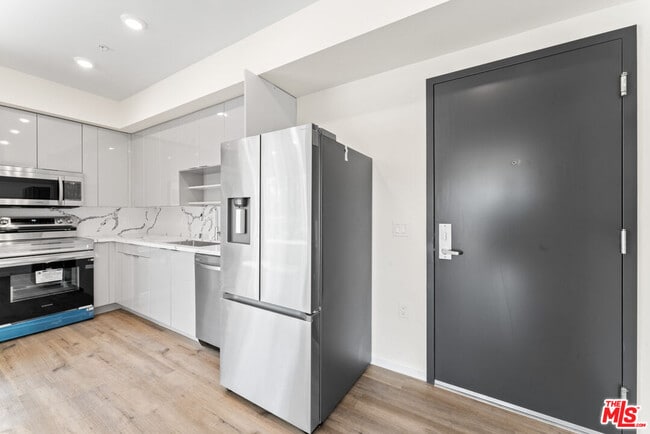 Photo - 3105 Bellevue Ave Unit 505