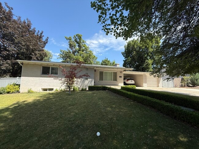 Building Photo - 2627 E Melony Dr