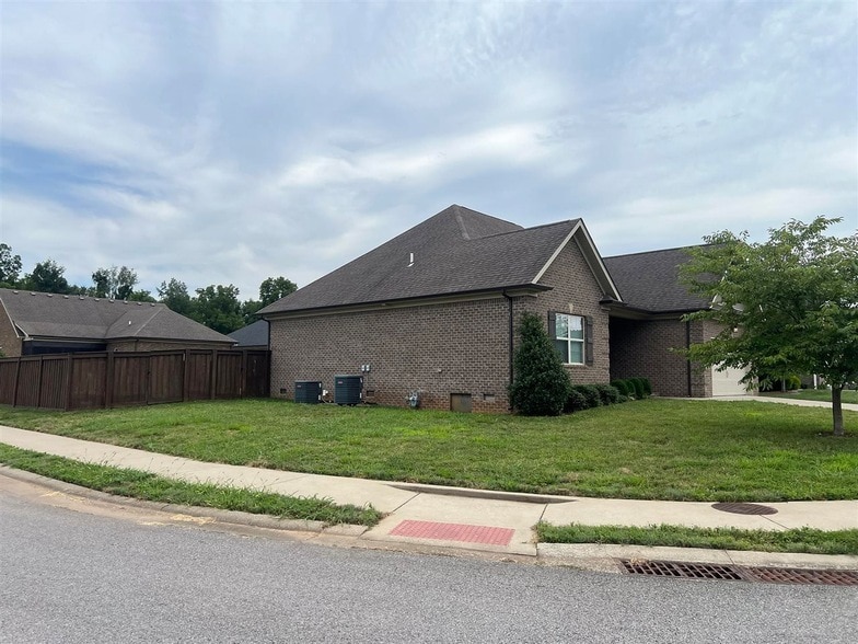 Photo - 4179 Beechwood Ln