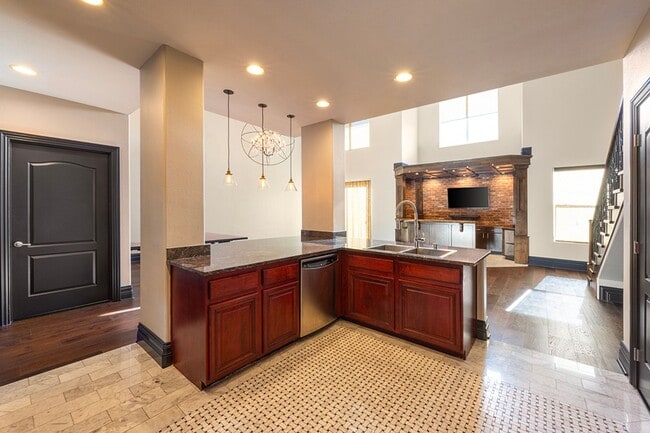 Photo - Manhattan Condo Penthouse Unit 417