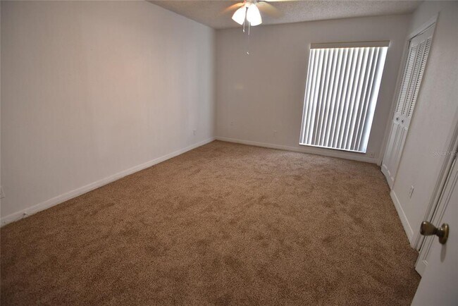 Photo - 305 Wymore Rd Unidad 107