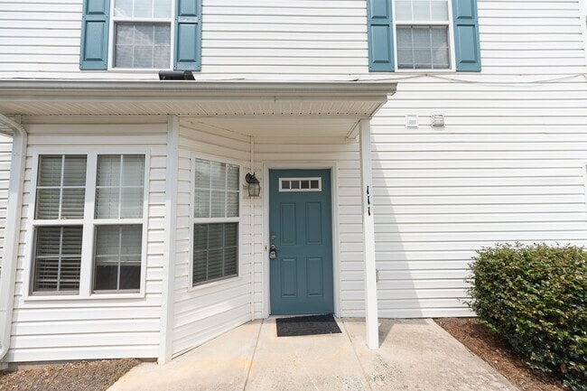 Photo - 111 Goldfinch Ave