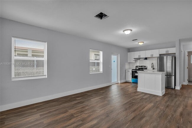 Building Photo - 2243 Greene St.