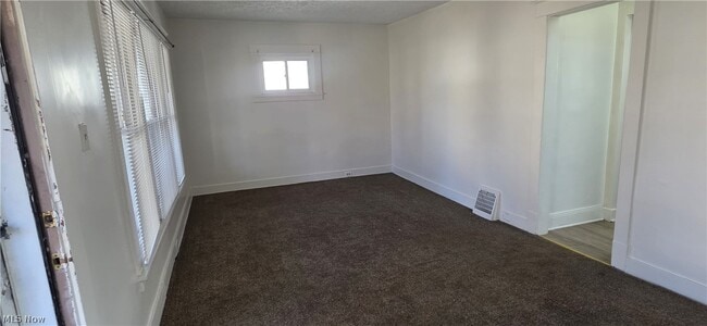 Photo - 1235 Bellows St