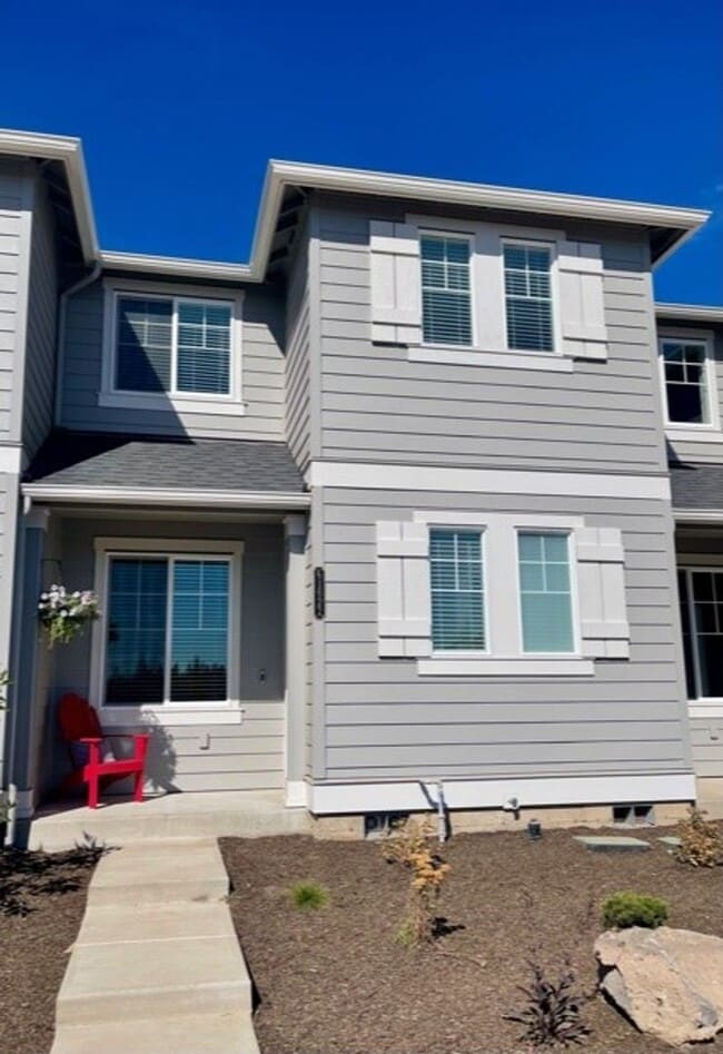 Gorgeous newer townhome in SE Bend! - Gorgeous newer townhome in SE Bend!