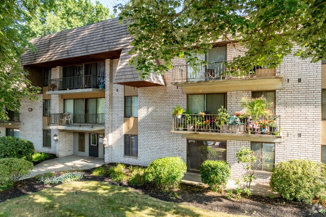 Main office 2 - The Heritage at White Pond