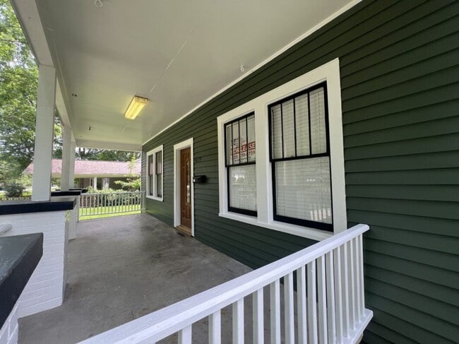 Photo - Spacious 5-Bedroom Home in Prime Zachary Location