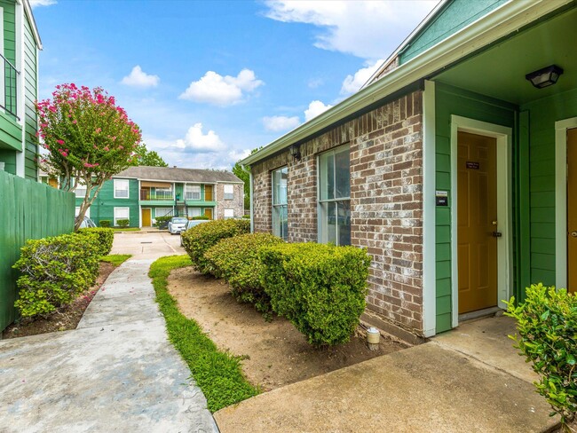 Photo - Summit at 7700