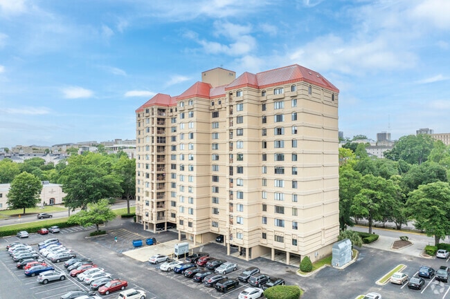 Photo - 1600 Park Cir