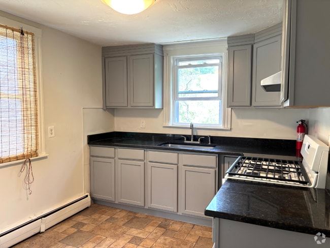 Building Photo - 337 Village St Unit 2a Rental