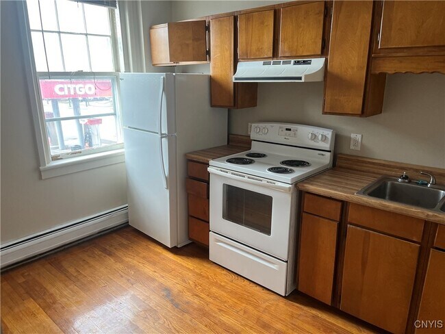 Photo - 618 State St