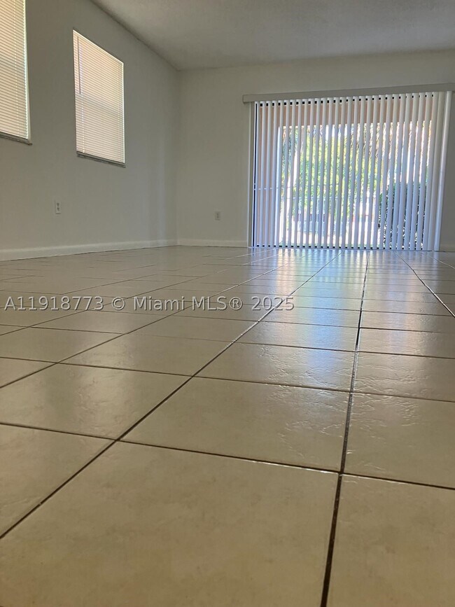Photo - 5200 NW 31st Ave Unit 40