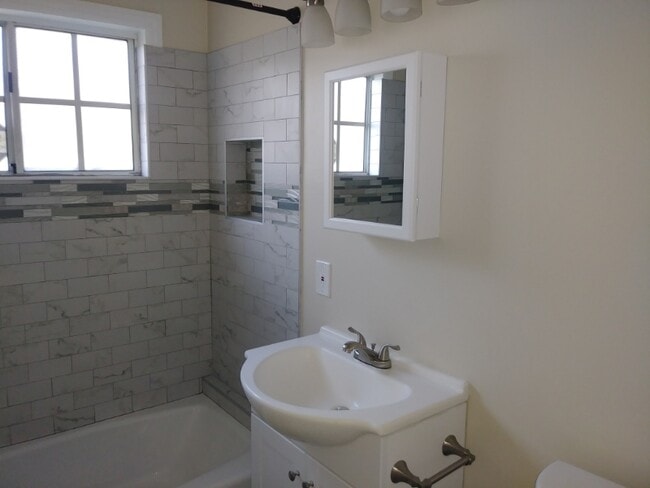 Photo - 5850 David Ave