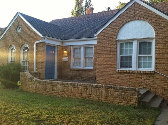 Building Photo - 2329 NW 22nd St Rental