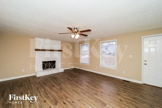 Photo - 4423 Treeline Way