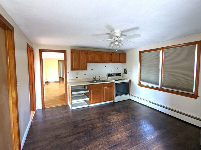Photo - 252 Deerfield Rd Apartments Unit B