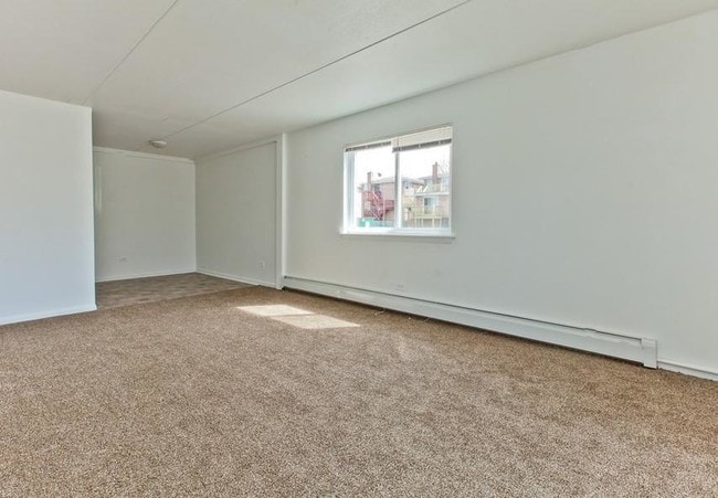 Photo - 10 W 137th ST