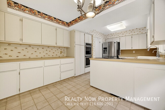 Photo - 2171 Cedarview Dr