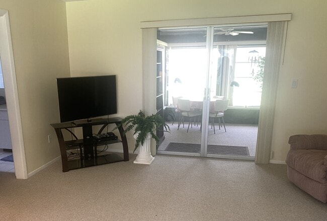 Photo - 605 Ravenna St