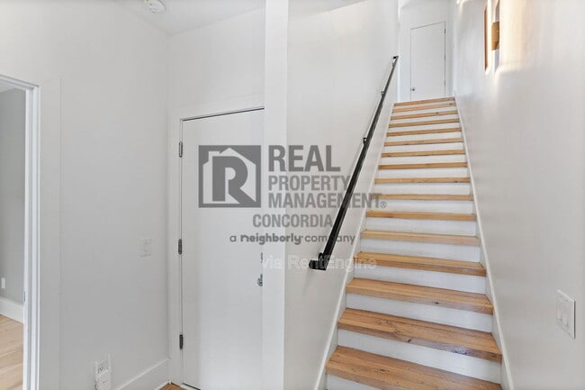 Photo - 1242 2nd Ave S