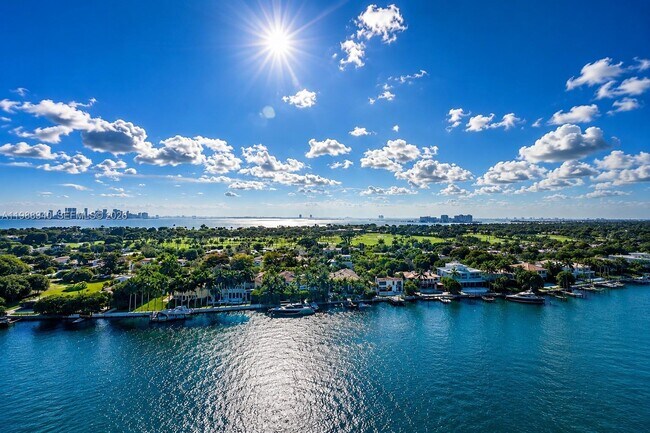 Building Photo - 5600 Collins Ave Unit 17G
