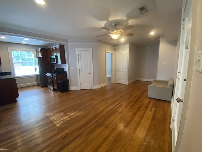 Living space - 1630 Monument Ave Apartamentos Unidad # 15