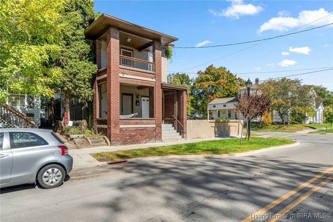 Building Photo - 531 E Chestnut St