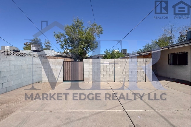 Photo - 2Bed/1Bath House at AZ-51/Thomas Rd! NO CREDIT, NO BACKGROUND, NO RENTAL HISTORY CHECK!