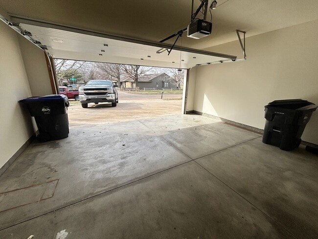 Photo - Beautiful 3 bed 3 bath duplex located in quiet neighborhood!