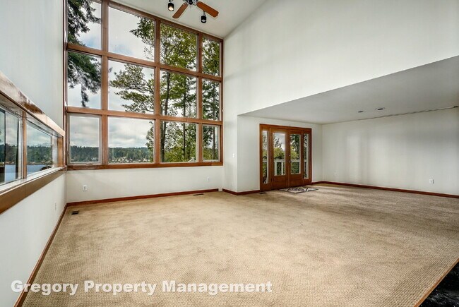 Photo - Outstanding Lake Sammamish Views. Private ...