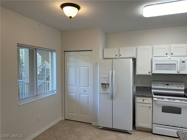 Photo - 10030 Maddox Ln Unit 102