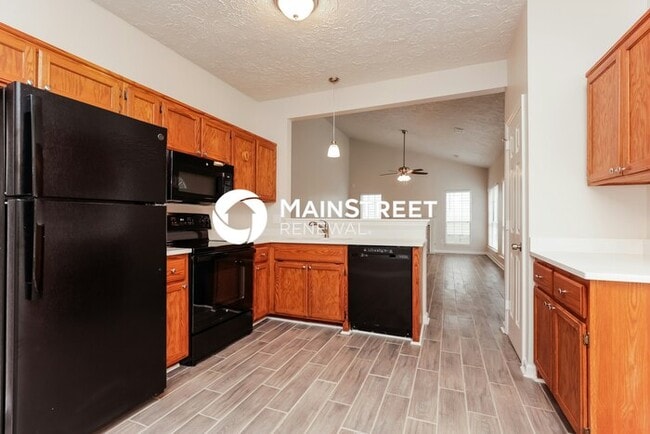Photo - 3 Bedroom Pet-Friendly Home in ANTIOCH, TN with Main Street Renewal