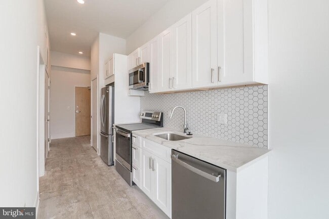 Building Photo - 1622 Point Breeze Ave Unit 303