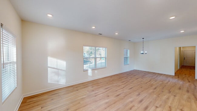 Photo - 216 Morningside Dr