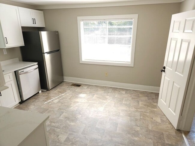 305 4th Ave Unit A